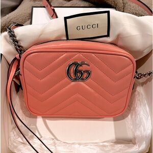 New women’s Gucci GG Marmont Small Shoulder Bag